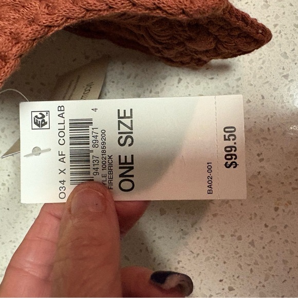 Chic Burgundy Crochet Clutch with Gold Handles - Picture 8 of 8